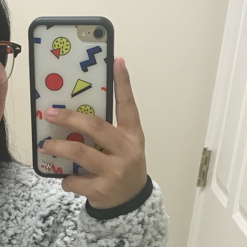EMMA CHAMBERLAIN PHONE CASE